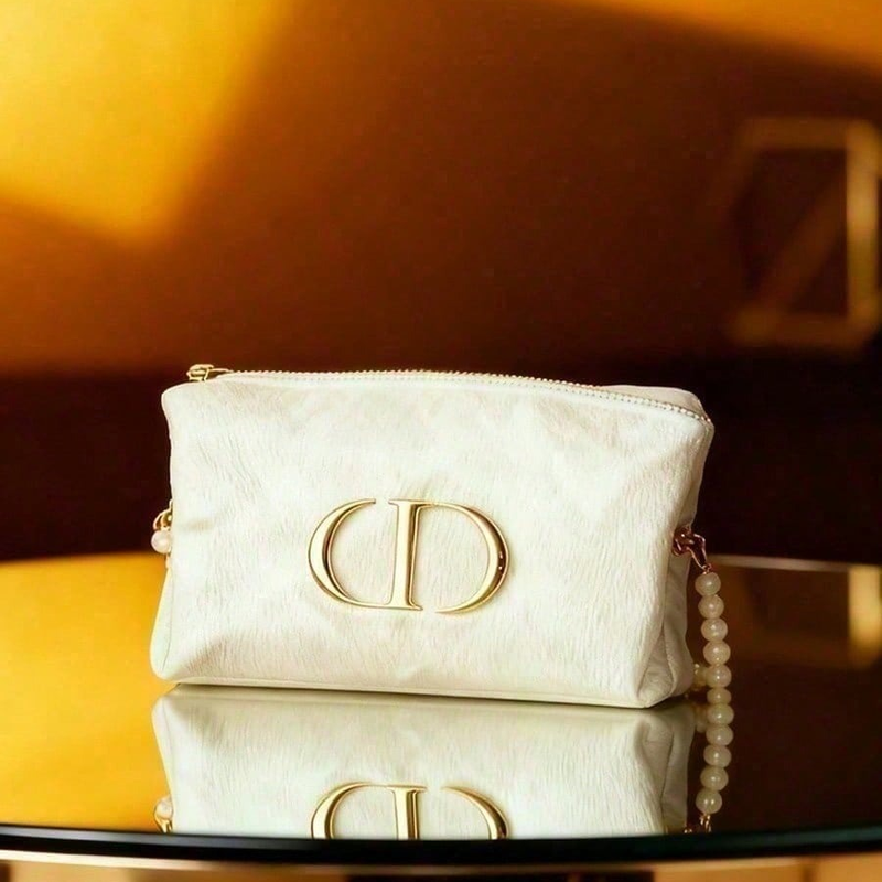 Dior’s Bag White Velvet Travel - Women Fashion Logo Design recensie en prijs