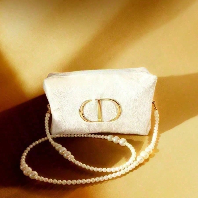 Dior’s Bag White Velvet Travel - Women Fashion Logo Design recensie en prijs