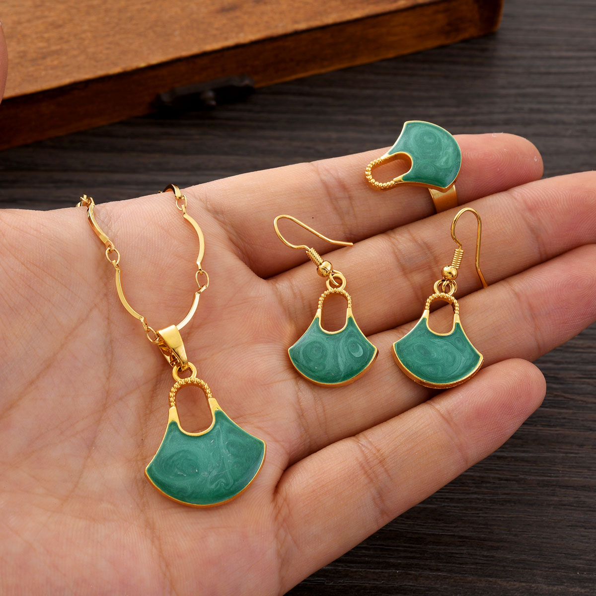Fashion PNG Gold Color Jewelry - Women Fashion Png recensie en prijs