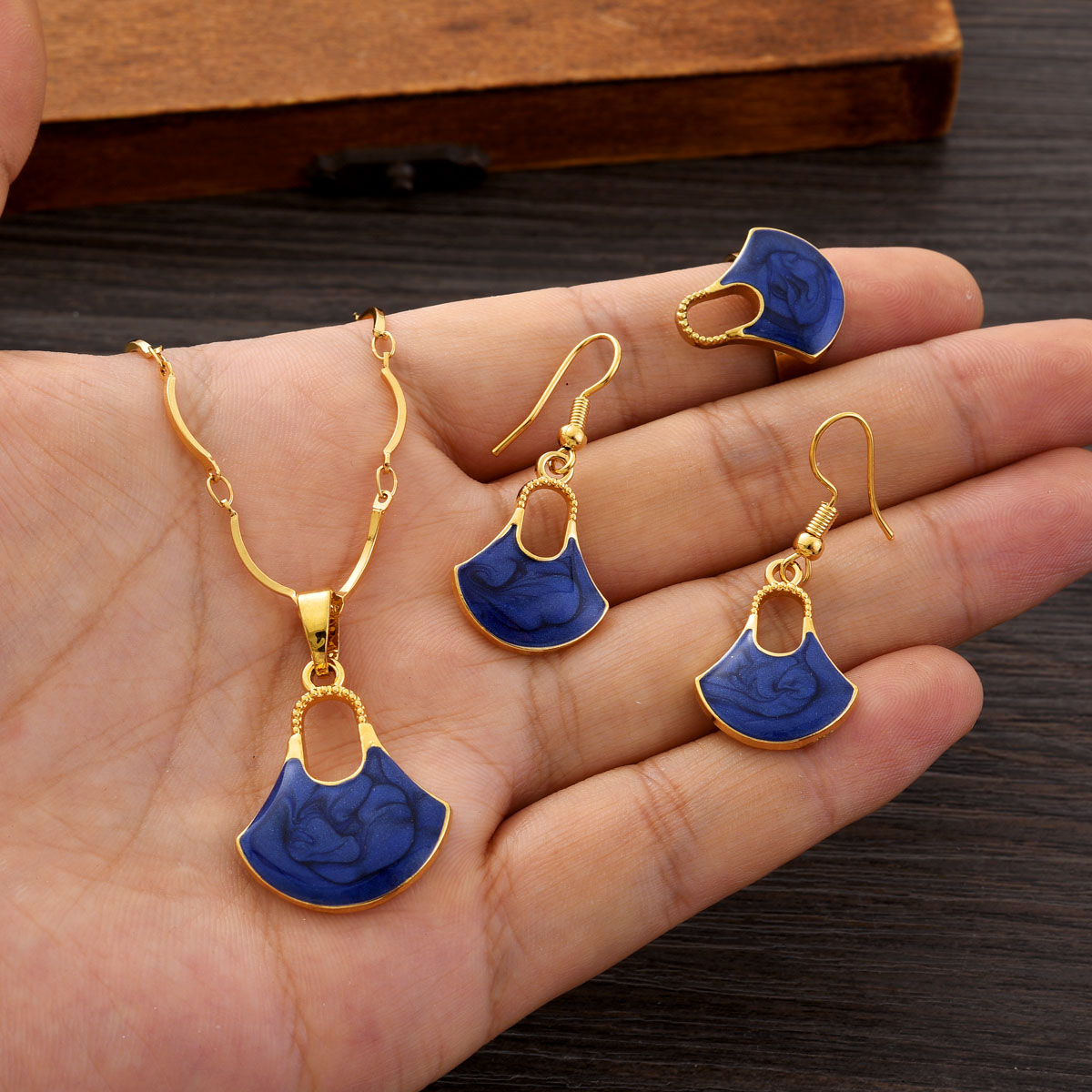 Fashion PNG Gold Color Jewelry - Women Fashion Png recensie en prijs